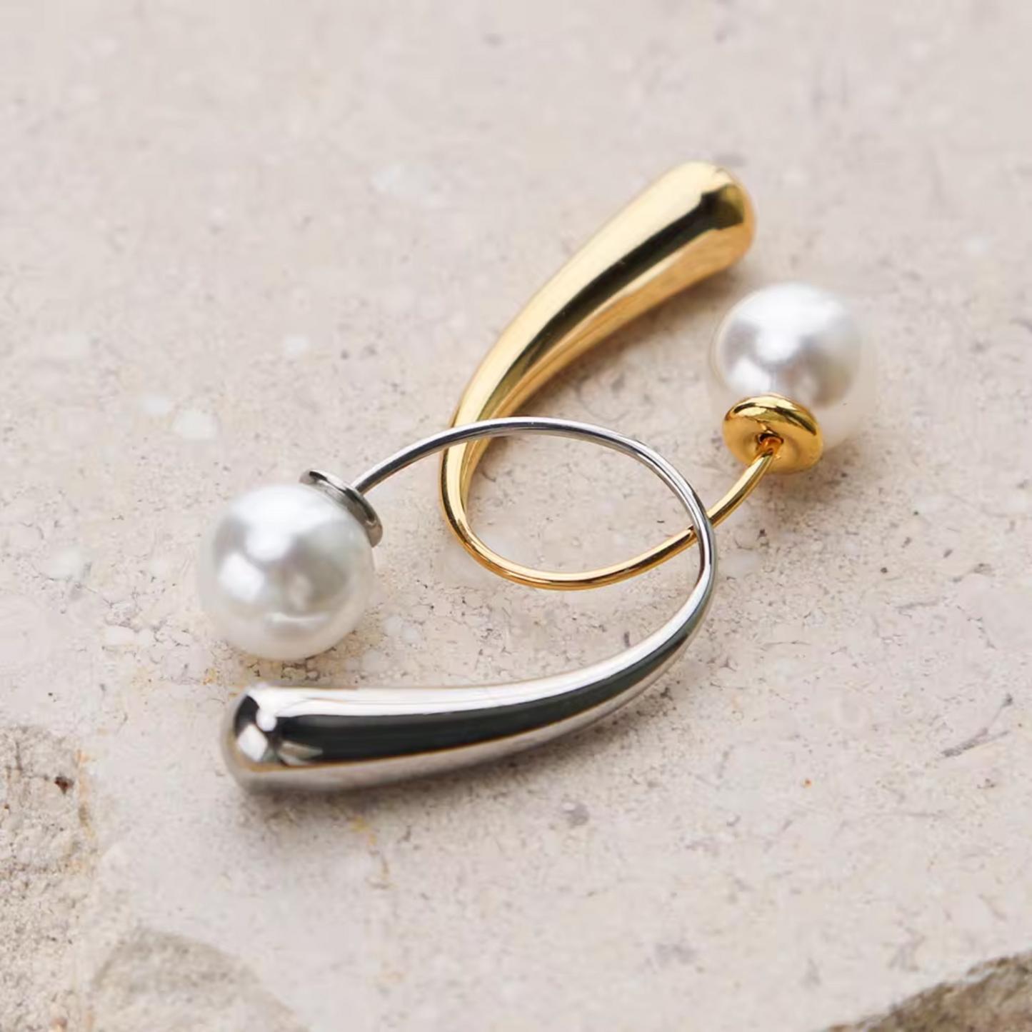 PEARL WHISPERERS EARRINGS