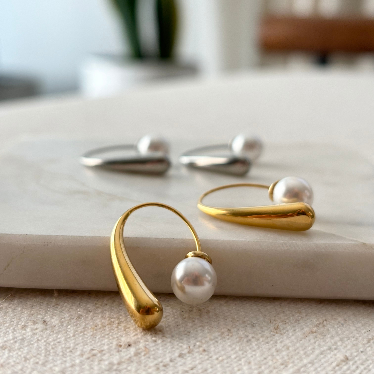 PEARL WHISPERERS EARRINGS