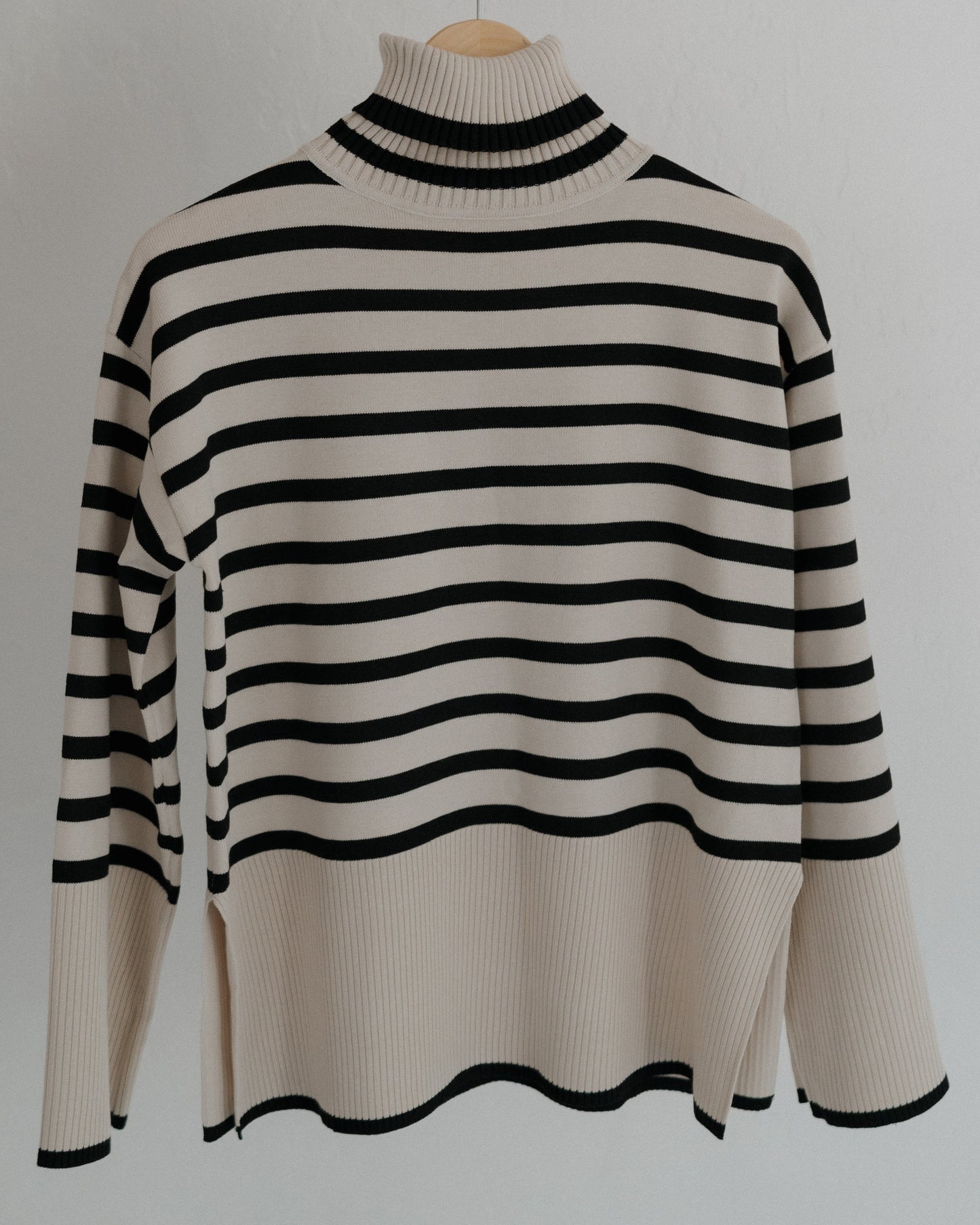TURTLENECK STRIPED SWEATER