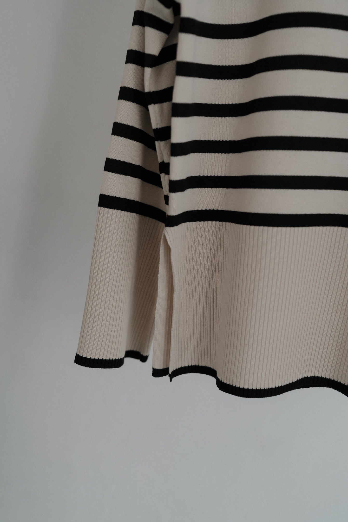 TURTLENECK STRIPED SWEATER